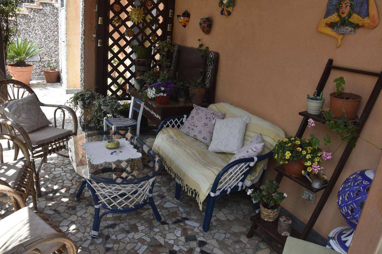 B&B Villa Liliya Fiumefreddo di Sicilia Exterior foto